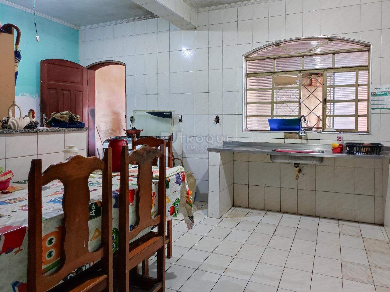 Casa Residencial à venda no bairro Parque Hippolyto: COZINHA