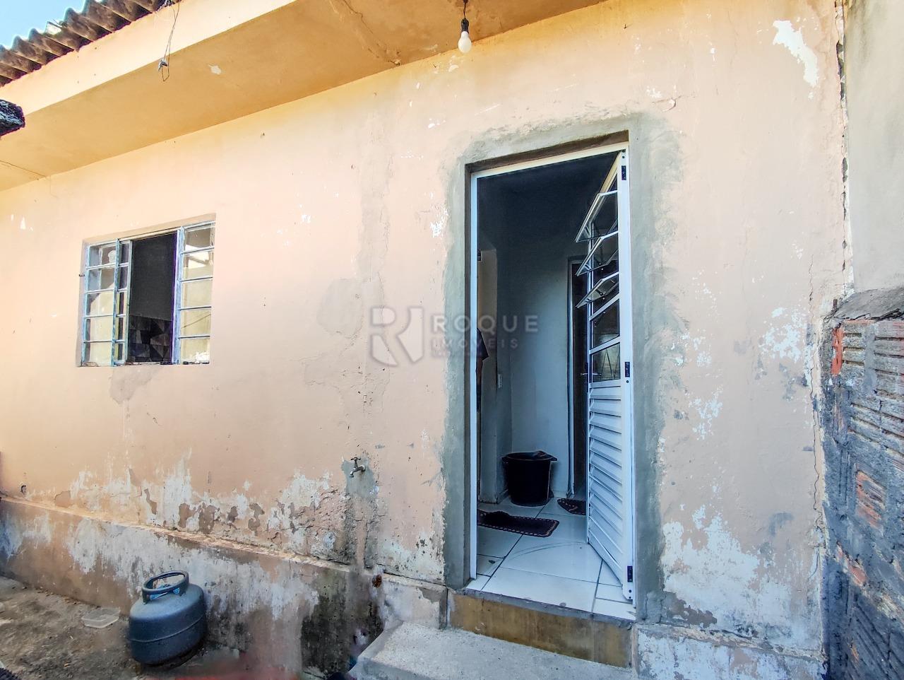 Casa Residencial à venda no bairro Parque Hippolyto: FRENTE EDÍCULA