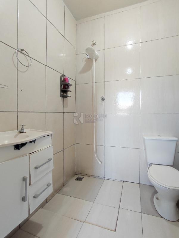 Casa Residencial à venda no bairro Parque Hippolyto: BANHEIRO SOCIAL EDÍCULA