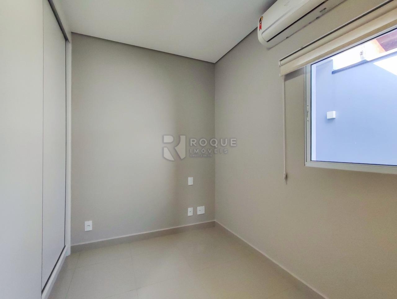 Casa em condomínio à venda no bairro Parque Residencial Roland: SUÍTE AMERICANA 1