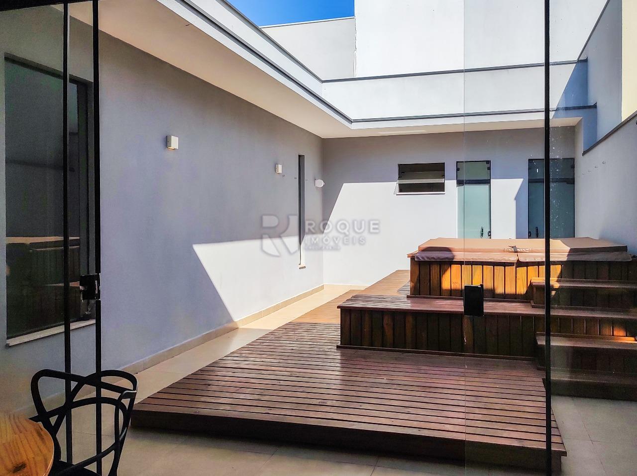 Casa em condomínio à venda no bairro Parque Residencial Roland: ÁREA EXTERNA