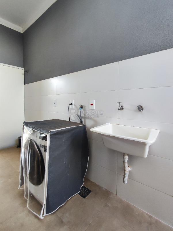 Casa em condomínio à venda no bairro Parque Residencial Roland: LAVANDERIA