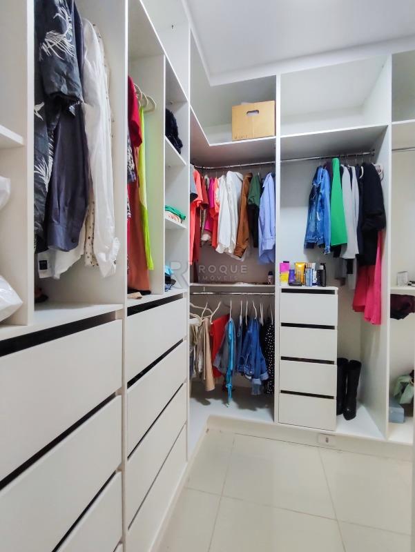 Casa em condomínio à venda no bairro Parque Residencial Roland: CLOSET SUÍTE MASTER