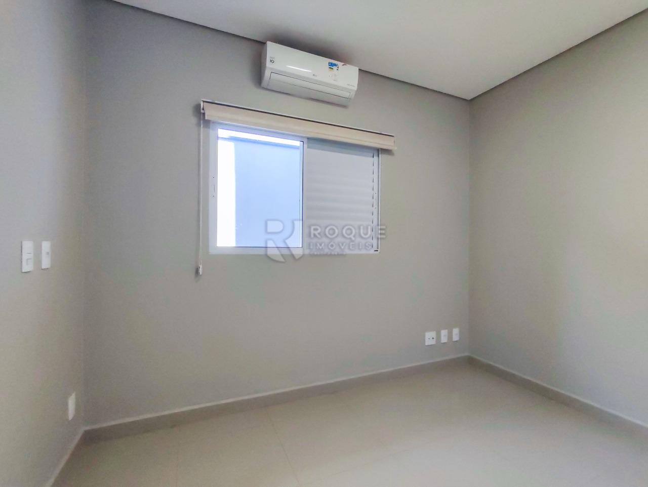 Casa em condomínio à venda no bairro Parque Residencial Roland: SUÍTE AMERICAN 2