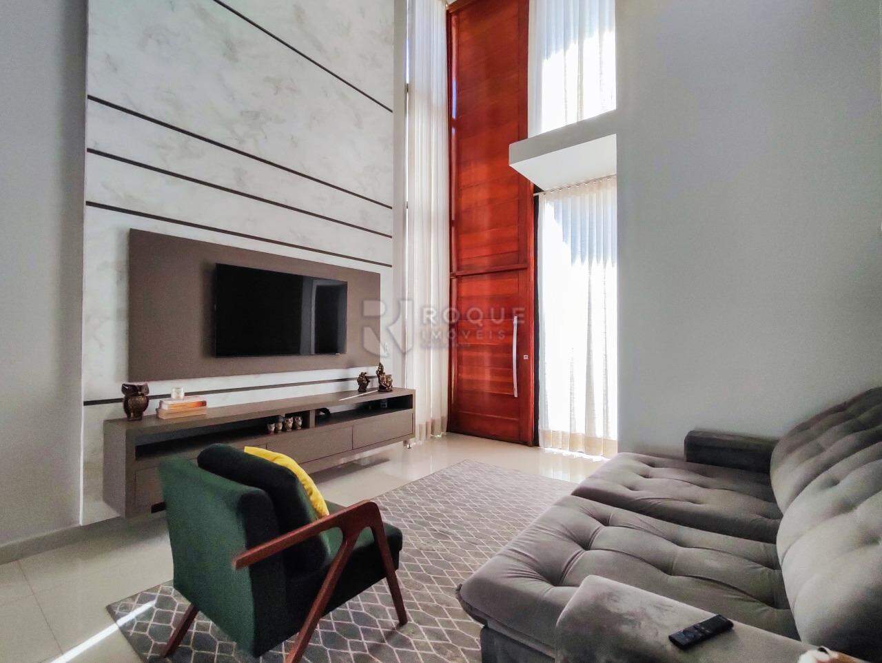 Casa em condomínio à venda no bairro Parque Residencial Roland: SALA DE ESTAR