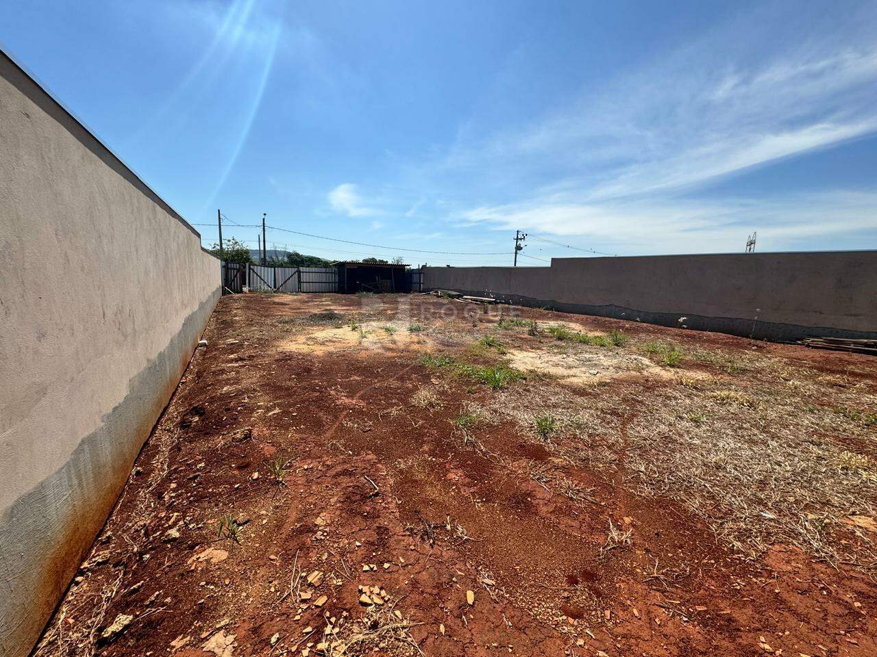 Terreno em condomínio à venda no bairro Residencial Florisa: 