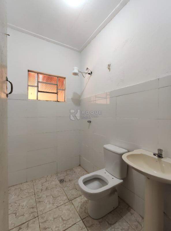 Casa Residencial para aluguel no bairro Jardim Santa Luiza: WC suíte 