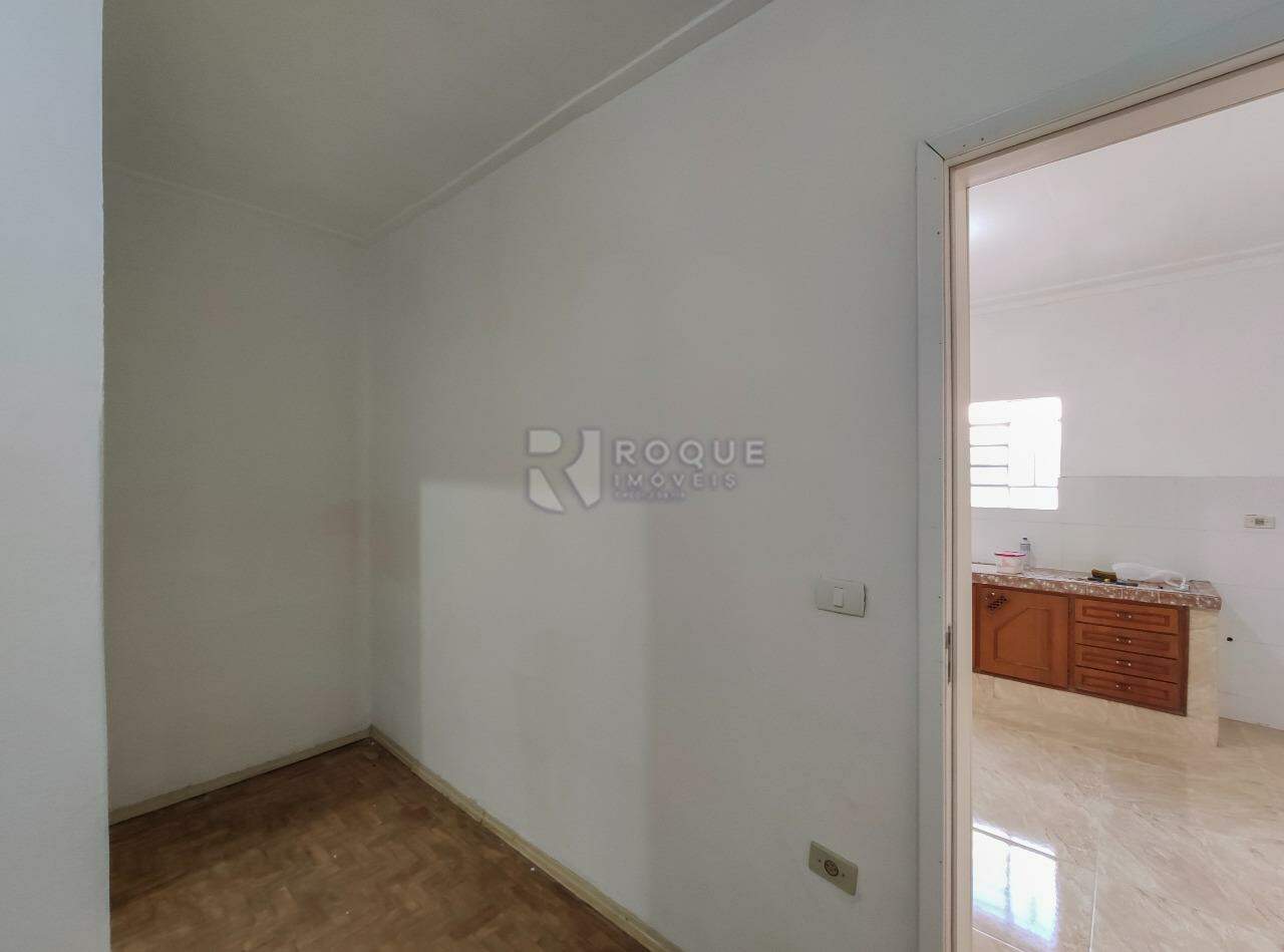 Casa Residencial para aluguel no bairro Jardim Santa Luiza: Dormitório 3 suíte
