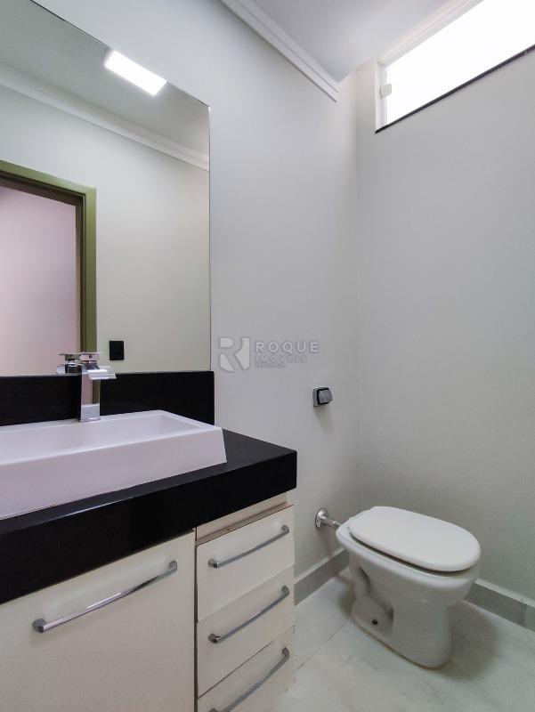 Casa em condomínio à venda no bairro Parque Residencial Roland III: LAVABO