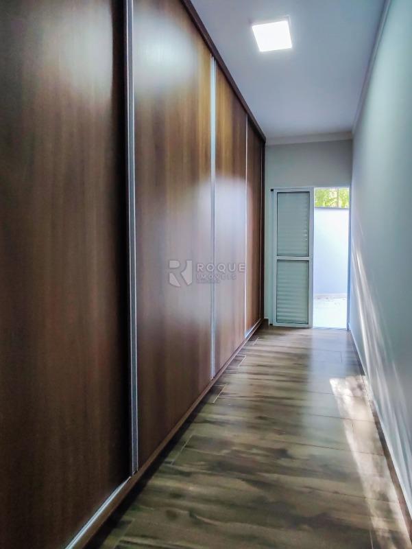 Casa em condomínio à venda no bairro Parque Residencial Roland III: CLOSET SUÍTE MASTER