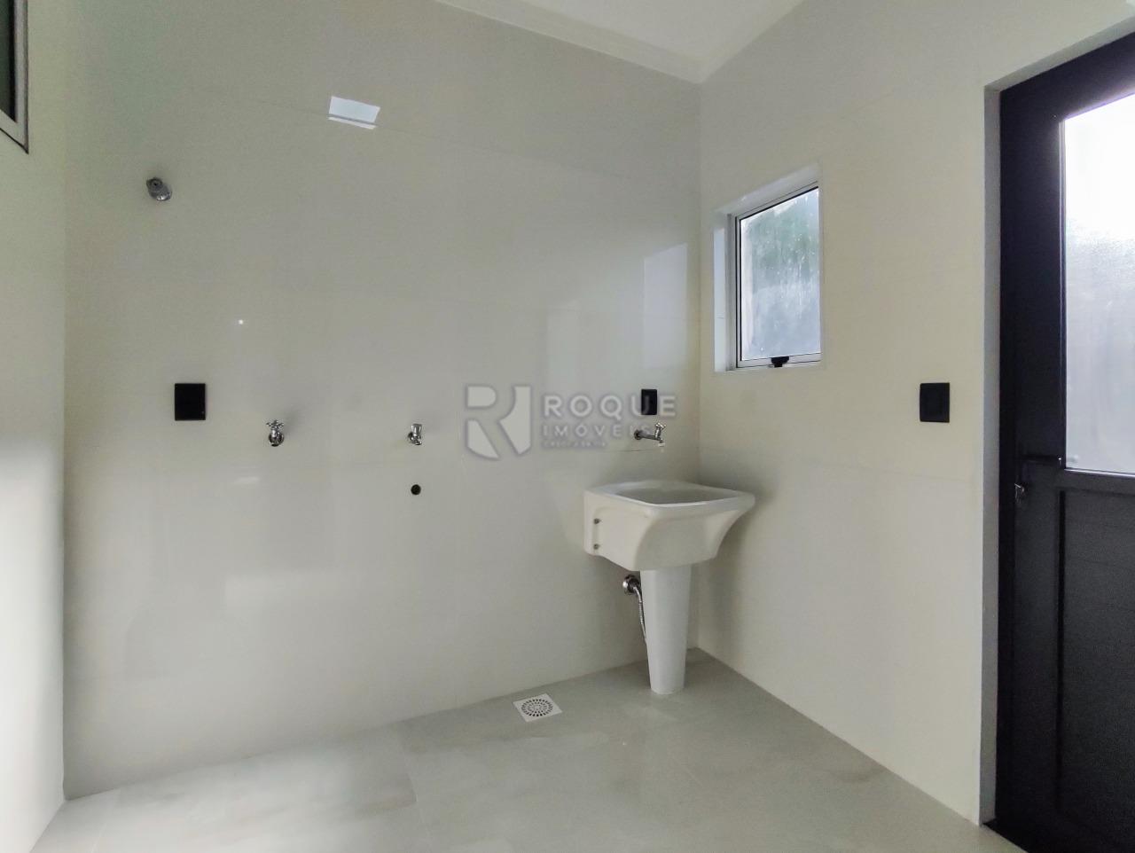 Casa em condomínio à venda no bairro Parque Residencial Roland III: LAVANDERIA