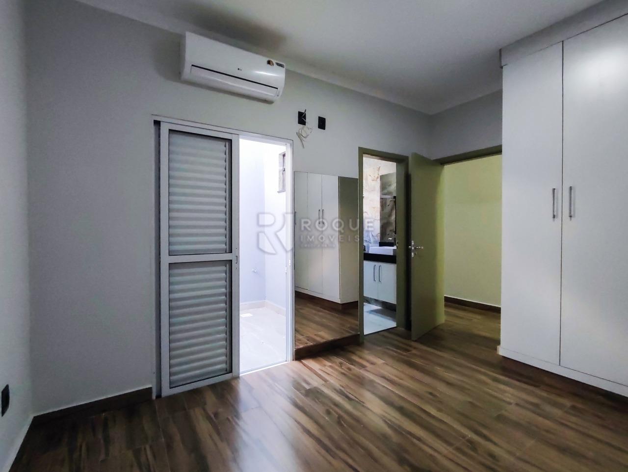 Casa em condomínio à venda no bairro Parque Residencial Roland III: SUÍTE 1