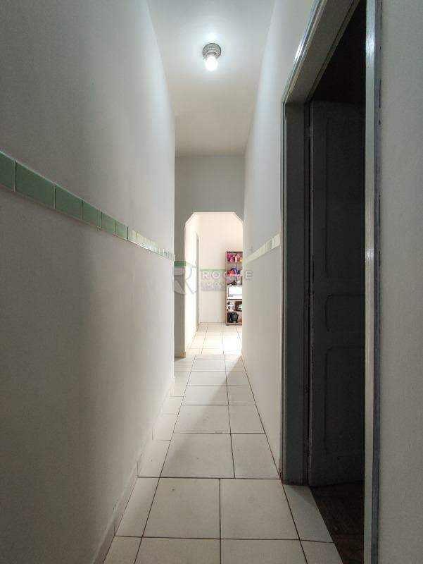 Casa Residencial à venda no bairro Centro: CORREDOR INTERNO CASA 2