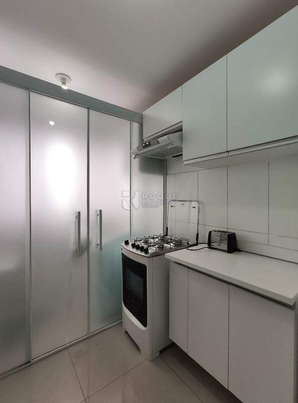 Apartamento para aluguel no bairro Chácaras Antonieta: Cozinha