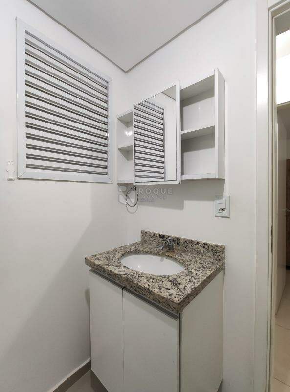 Apartamento para aluguel no bairro Chácaras Antonieta: WC social