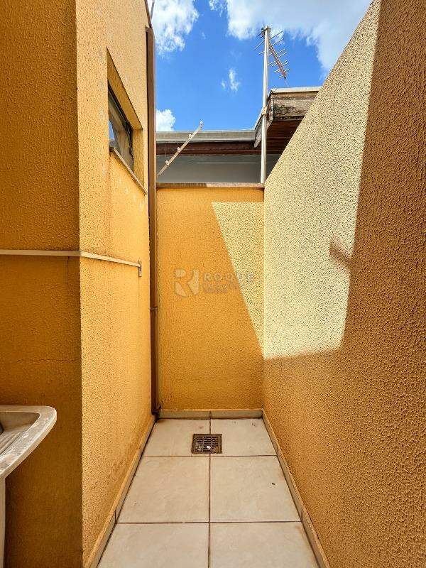 Kitnet para aluguel no bairro Jardim São Paulo: Área de serviço 