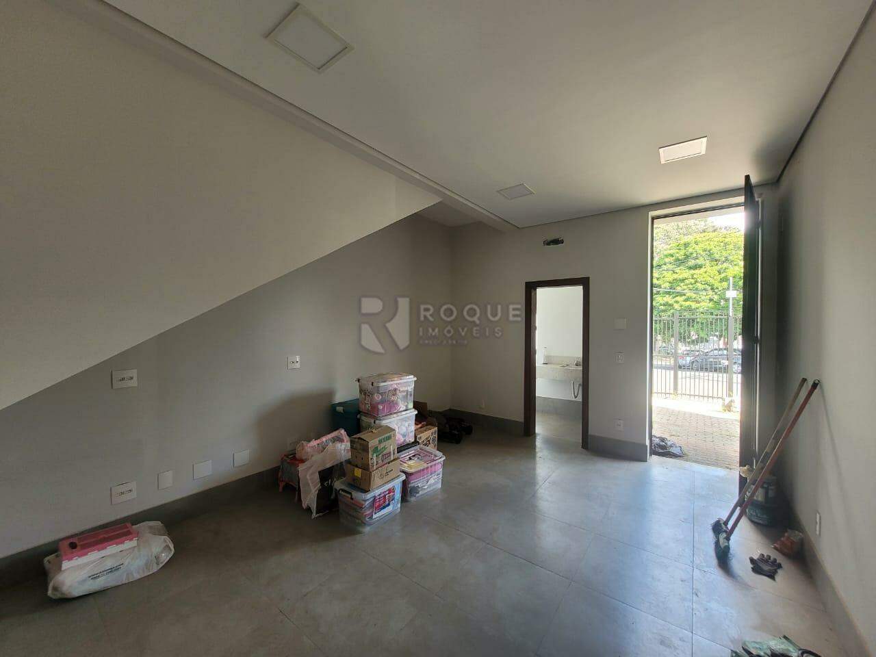 Barracão/Galpão para aluguel no bairro Jardim Rosa Marrafon Lucas: Hall de entrada