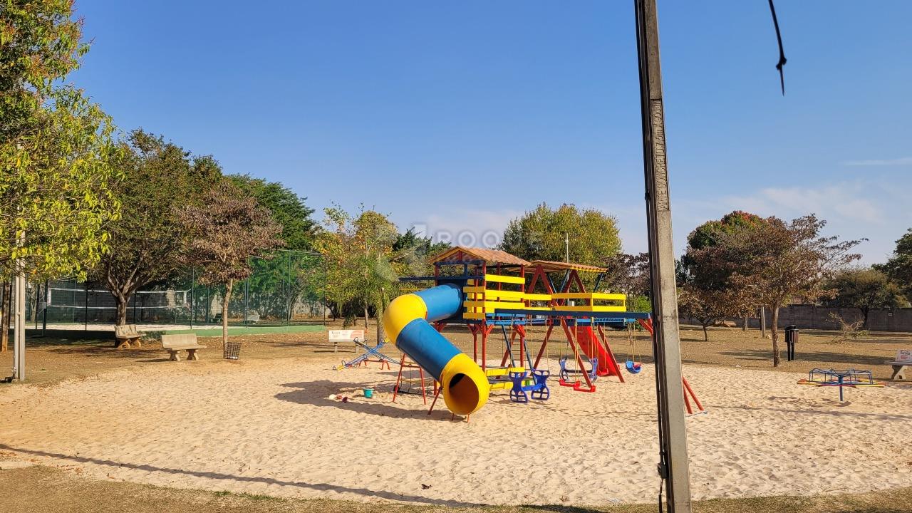 Terreno em condomínio à venda no bairro Residencial Margarida de Holstein: 