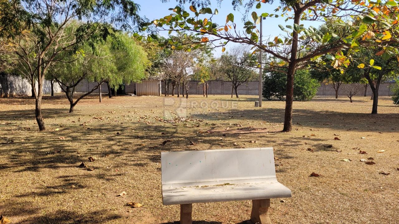 Terreno em condomínio à venda no bairro Residencial Margarida de Holstein: 