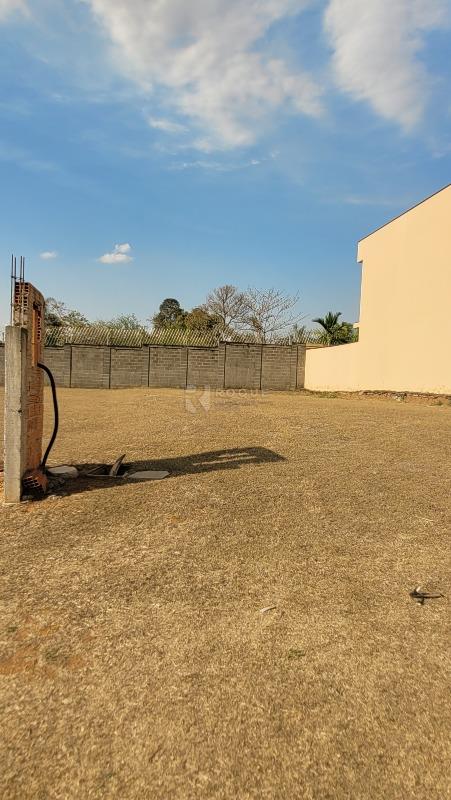Terreno em condomínio à venda no bairro Residencial Margarida de Holstein: 