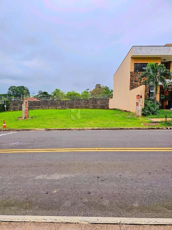 Terreno em condomínio à venda no bairro Residencial Margarida de Holstein: 
