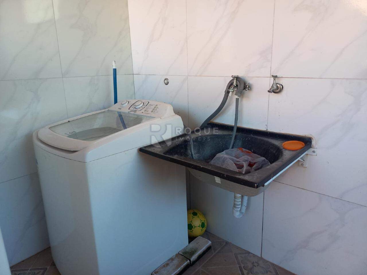 Casa Residencial à venda no bairro Jardim Ouro Verde: Lavanderia