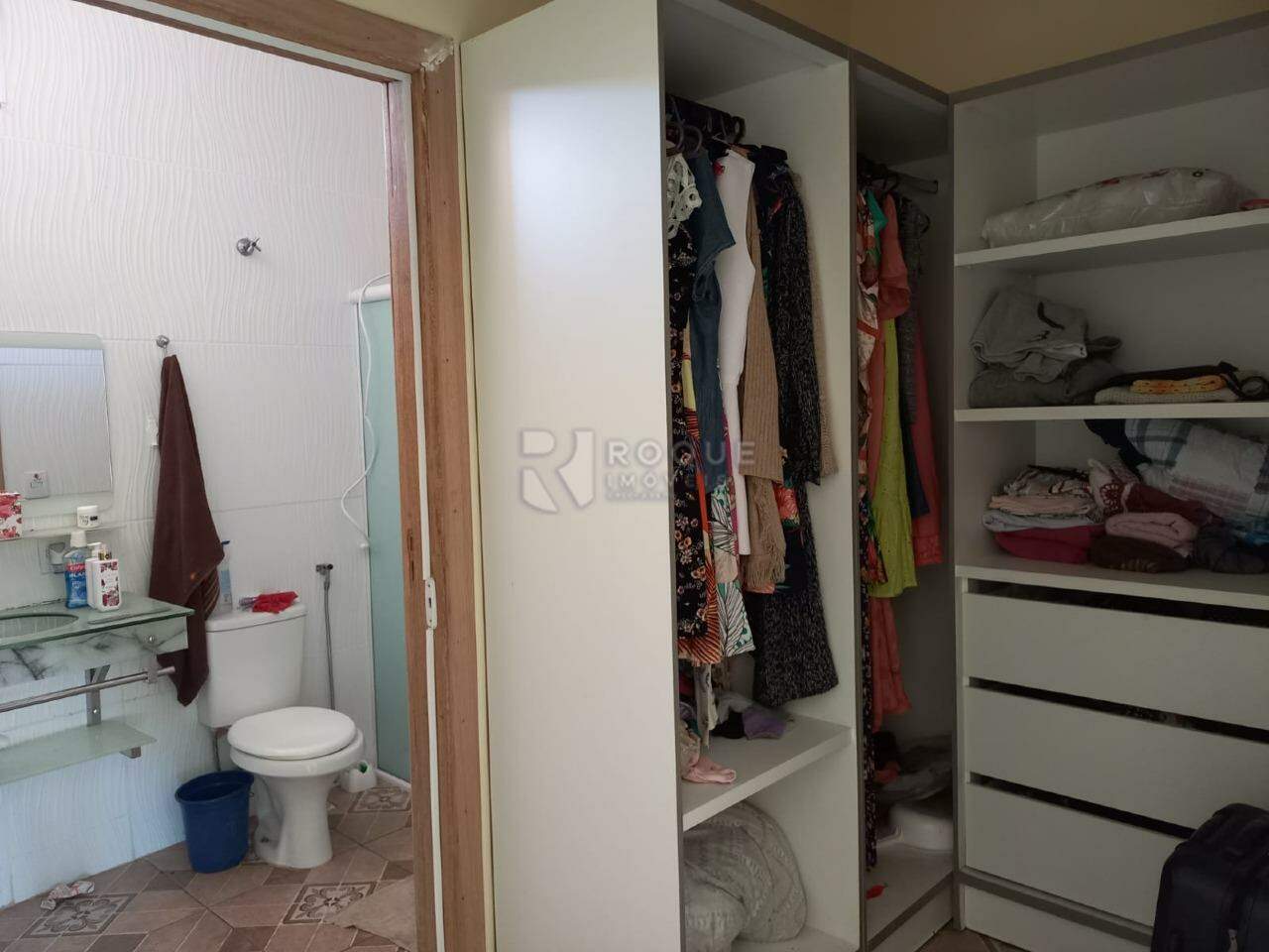 Casa Residencial à venda no bairro Jardim Ouro Verde: Closet