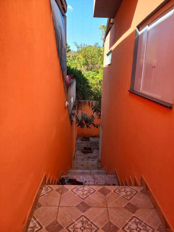 Casa Residencial à venda no bairro Jardim Ouro Verde: Corredor