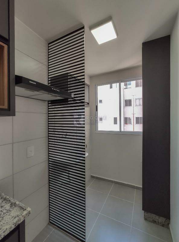 Apartamento para aluguel no bairro Vale das Esmeraldas: Área de serviço 