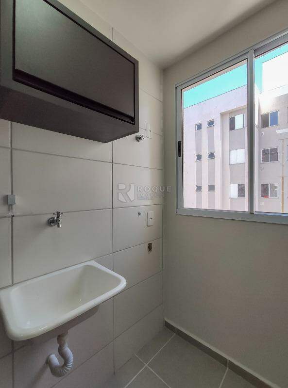 Apartamento para aluguel no bairro Vale das Esmeraldas: Área de serviço 
