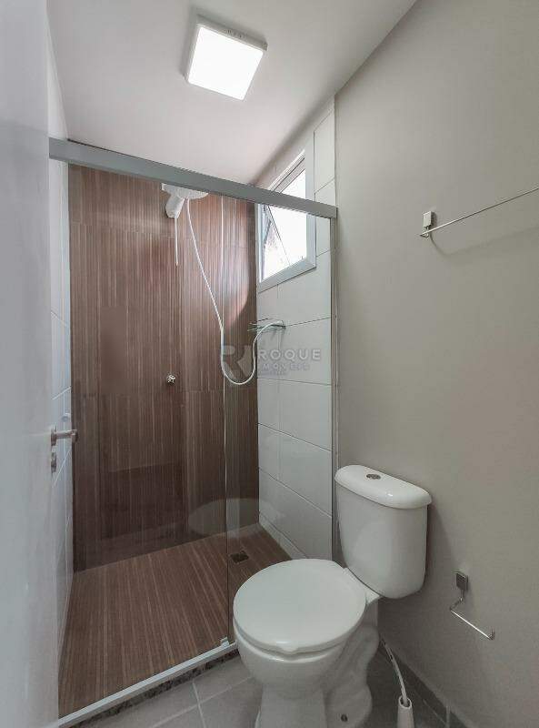 Apartamento para aluguel no bairro Vale das Esmeraldas: WC suíte 