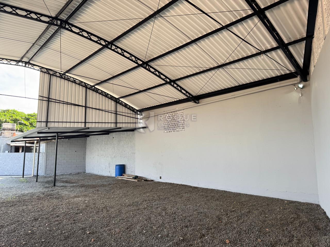 Casa Comercial à venda no bairro Vila Piza: 