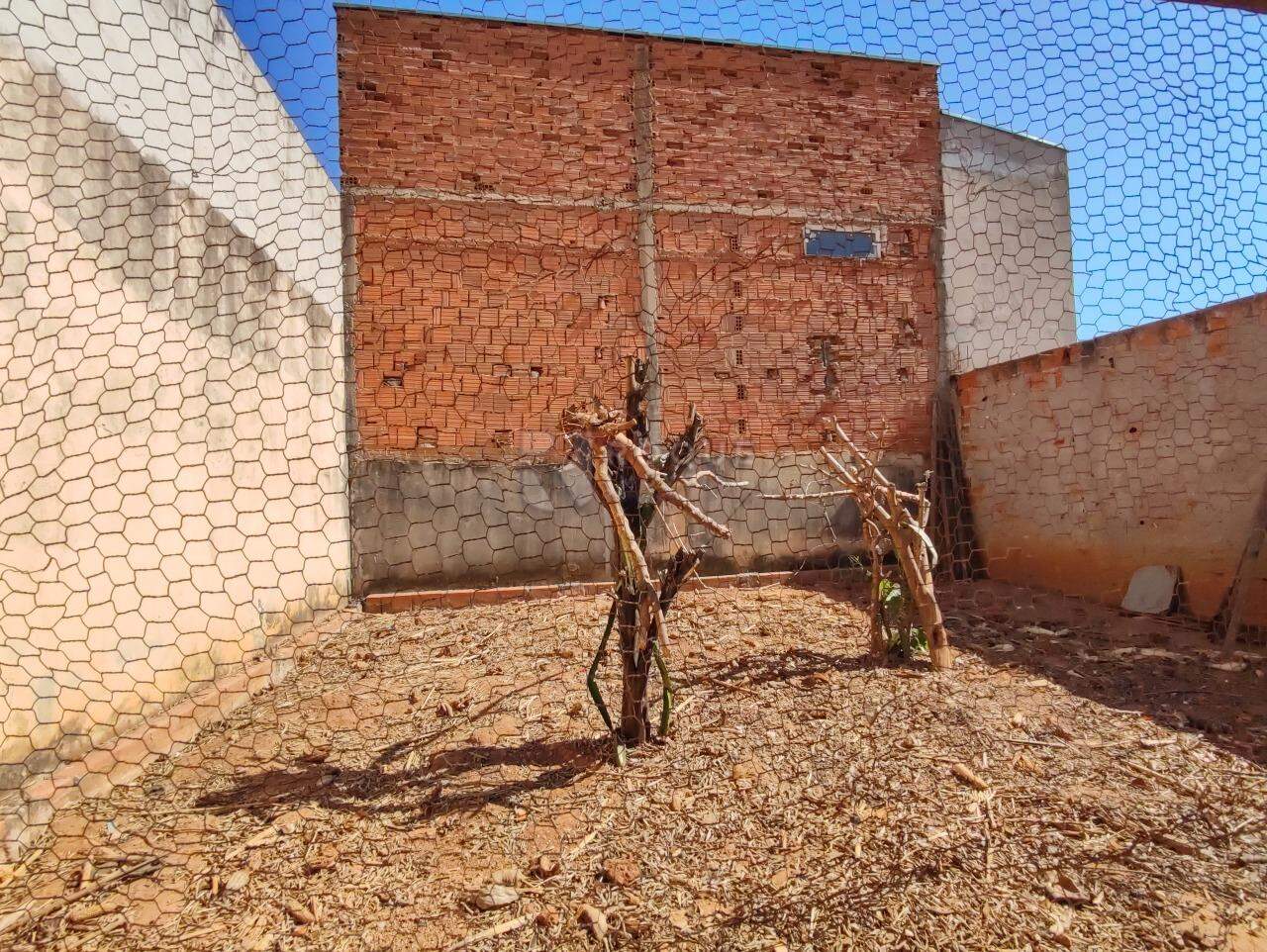 Terreno à venda no bairro Jardim Lagoa Nova: 