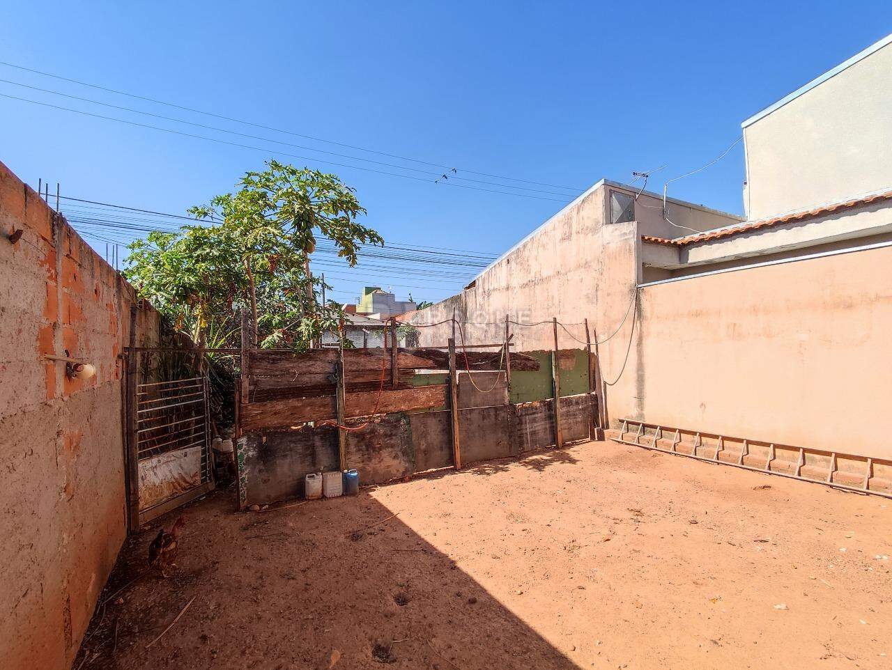 Terreno à venda no bairro Jardim Lagoa Nova: 