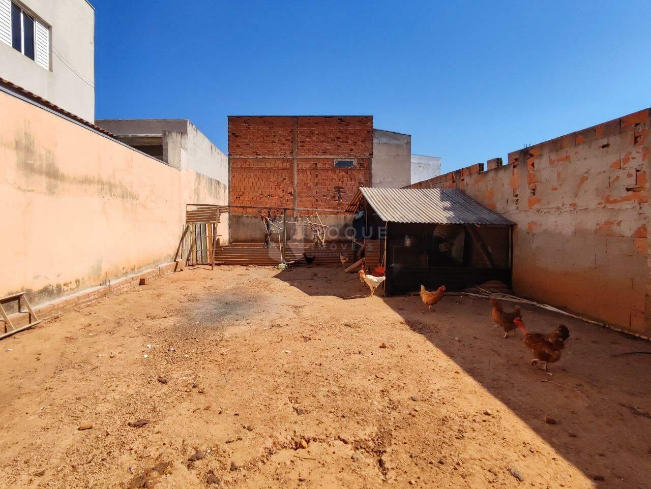 Terreno à venda no bairro Jardim Lagoa Nova: 