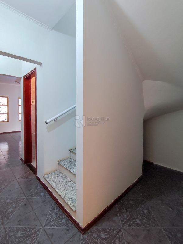 Casa Residencial à venda no bairro Parque Residencial Aeroporto: ACESSO PISO SUPERIOR