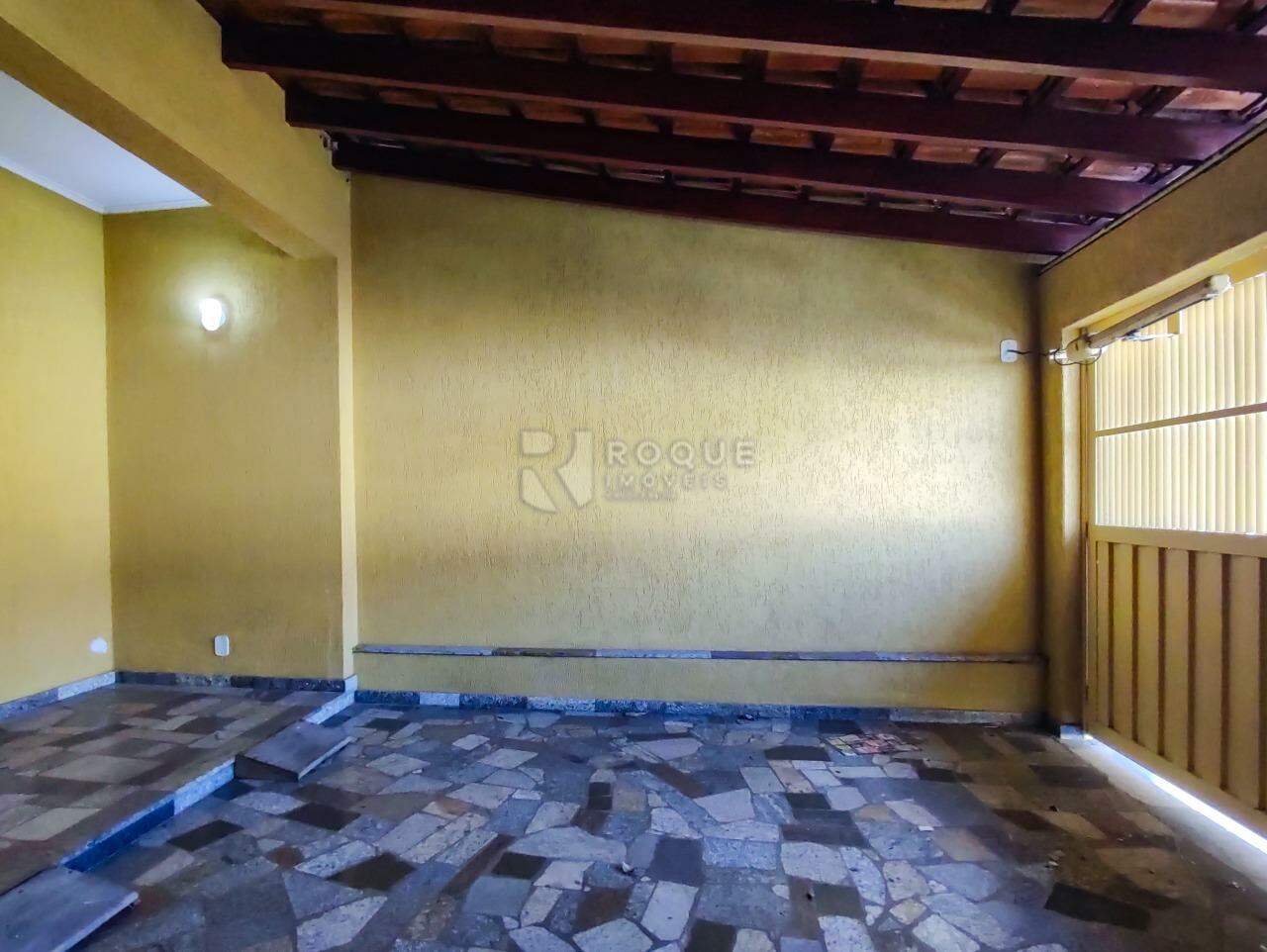Casa Residencial à venda no bairro Parque Residencial Aeroporto: GARAGEM