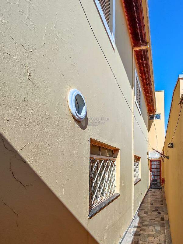 Casa Residencial à venda no bairro Parque Residencial Aeroporto: CORREDOR LATERAL