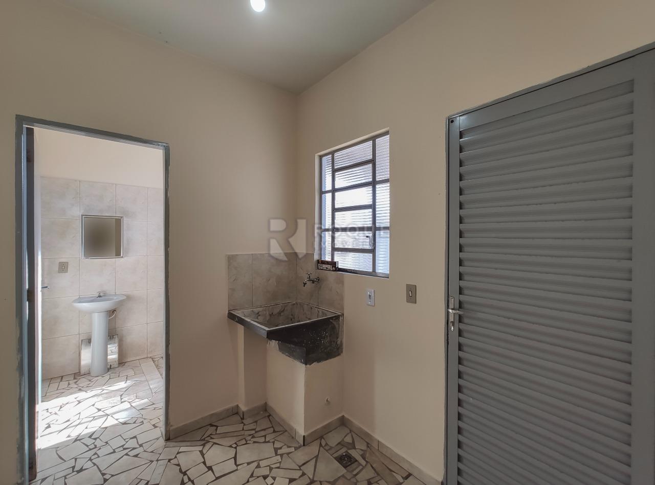 Casa Residencial para aluguel no bairro Jardim Nossa Senhora do Amparo: Área de serviço 