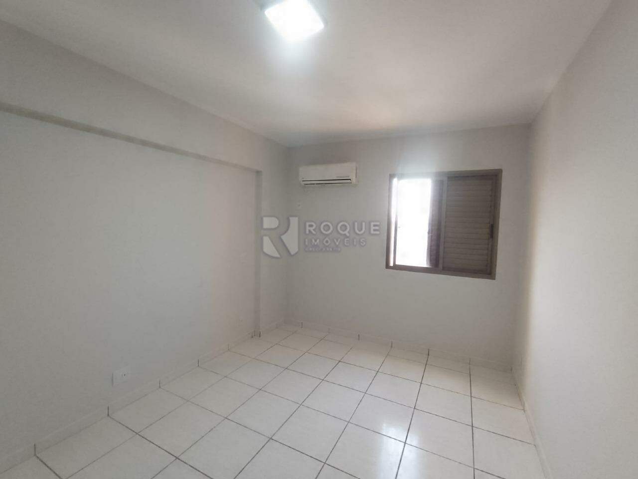 Apartamento para aluguel no bairro Centro: Dormitório 3 suíte