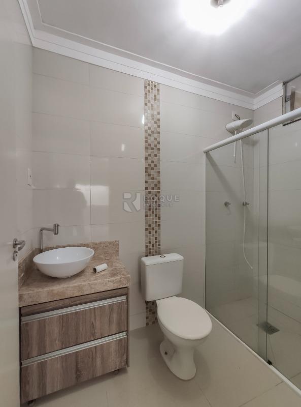 Casa em condomínio para aluguel no bairro Lagoa Nova: WC suíte 