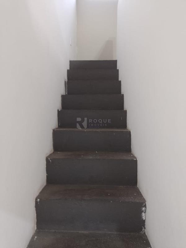 Salão para aluguel no bairro Centro: Escadaria mezanino