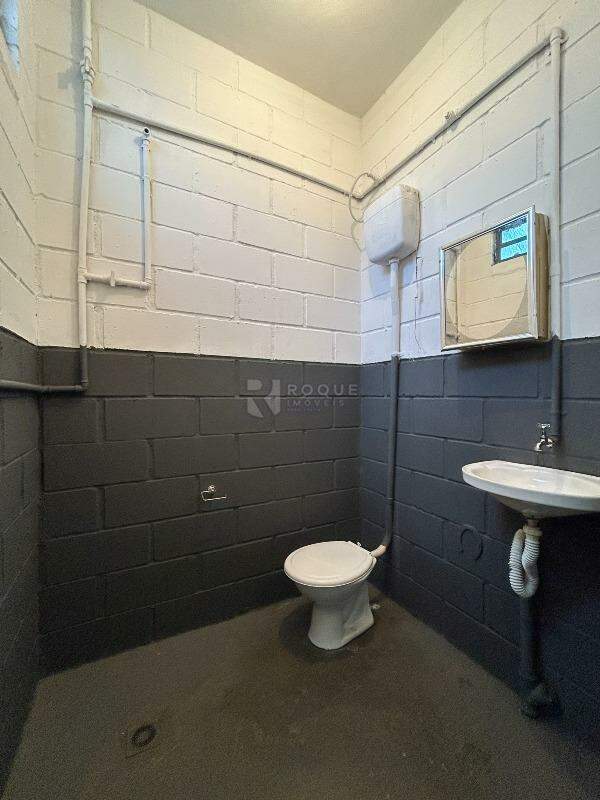 Barracão/Galpão para aluguel no bairro Jardim São Lourenço: WC social