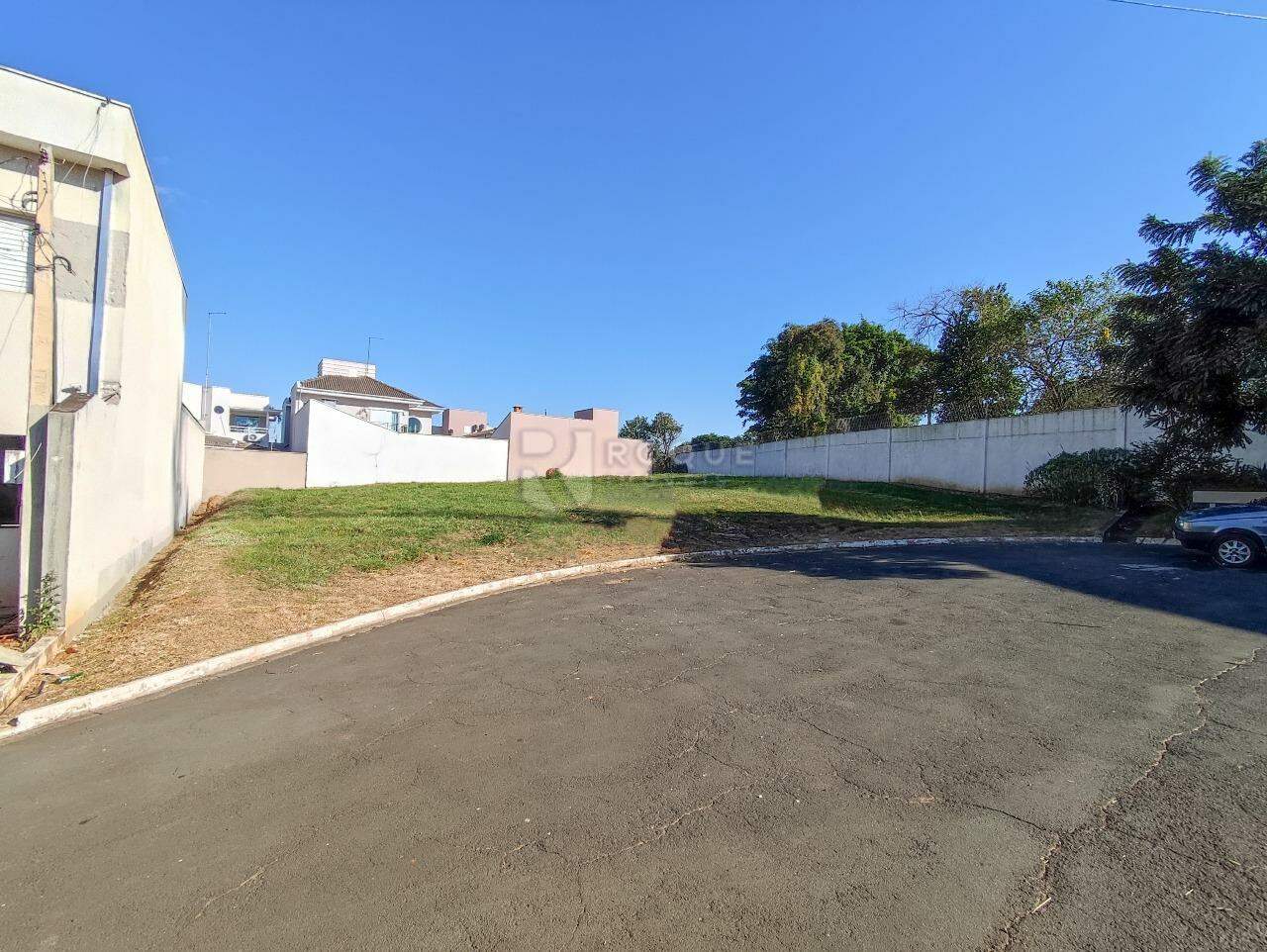 Terreno em condomínio à venda no bairro Jardim Terras de Santa Elisa: 