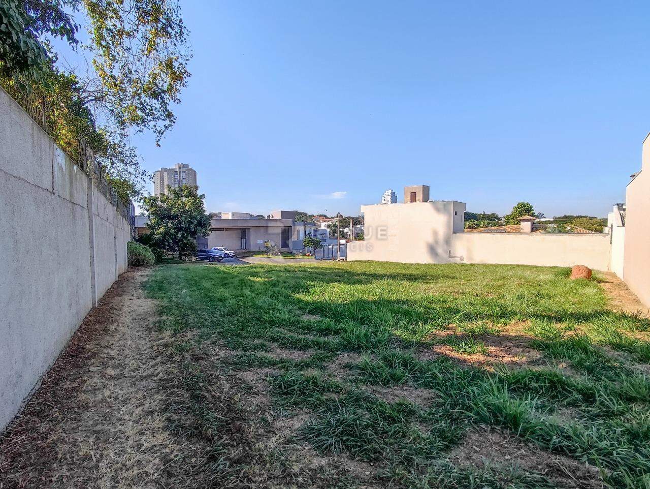 Terreno em condomínio à venda no bairro Jardim Terras de Santa Elisa: 