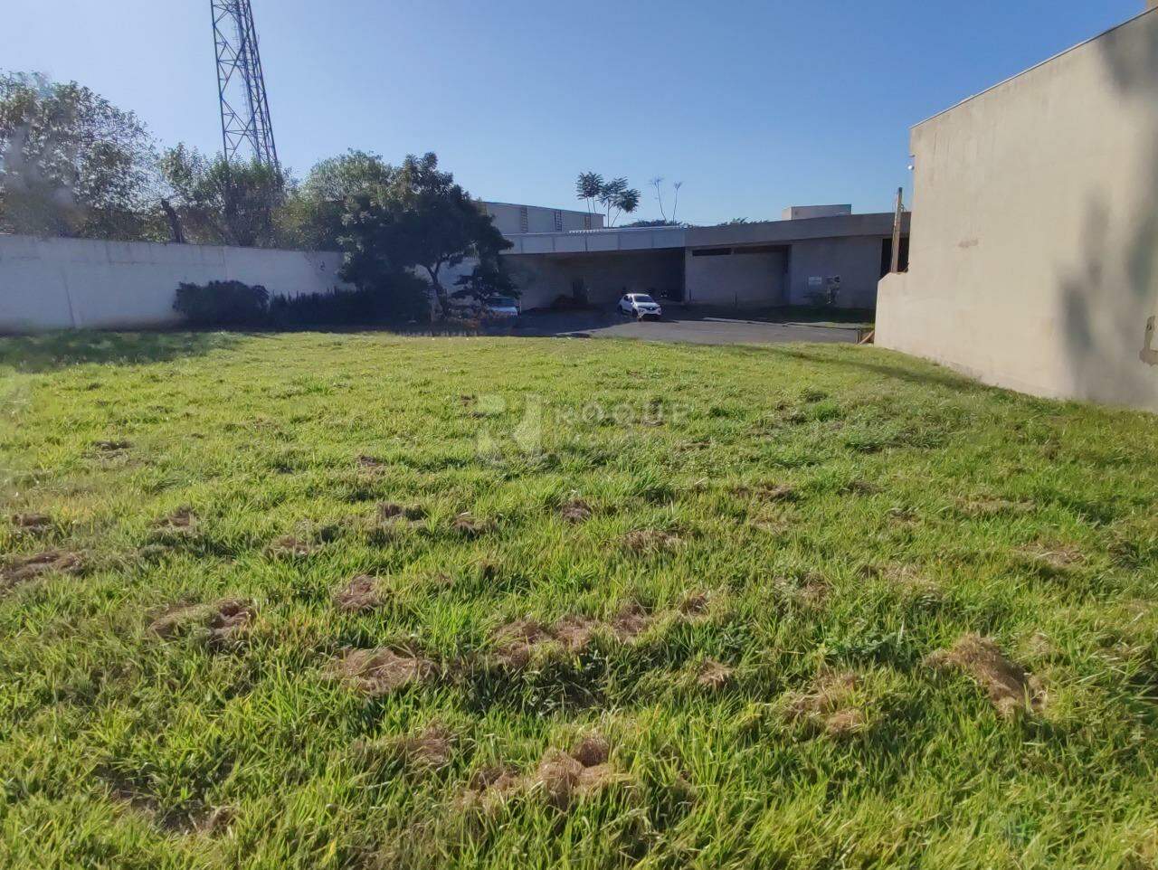 Terreno em condomínio à venda no bairro Jardim Terras de Santa Elisa: 