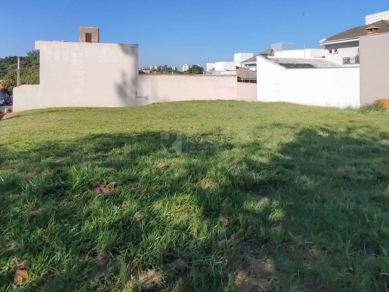 Terreno em condomínio à venda no bairro Jardim Terras de Santa Elisa: 