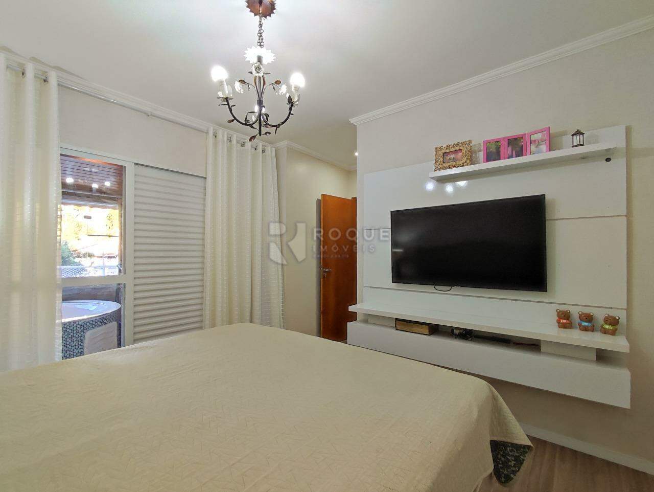 Casa Residencial à venda no bairro Residencial Itália: SUÍTE