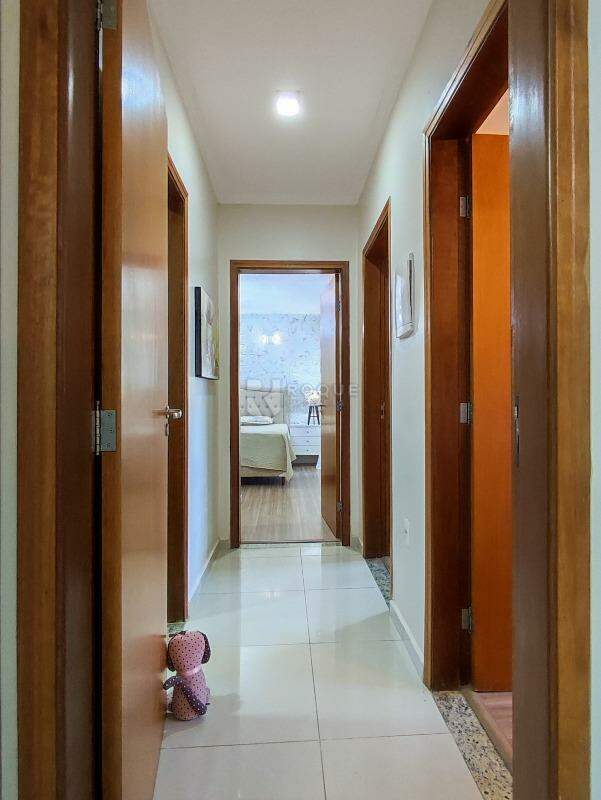 Casa Residencial à venda no bairro Residencial Itália: CORREDOR INTERNO