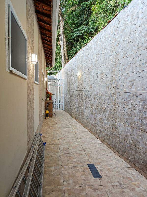 Casa Residencial à venda no bairro Residencial Itália: LATERAL EXTERNA